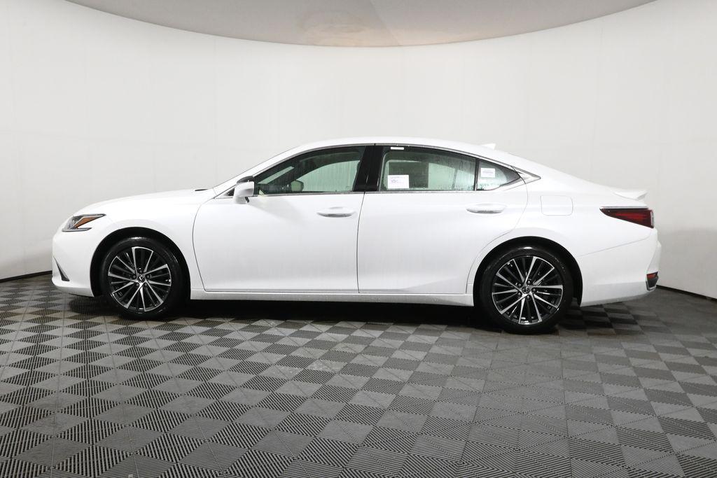 new 2025 Lexus ES 300h car, priced at $51,425