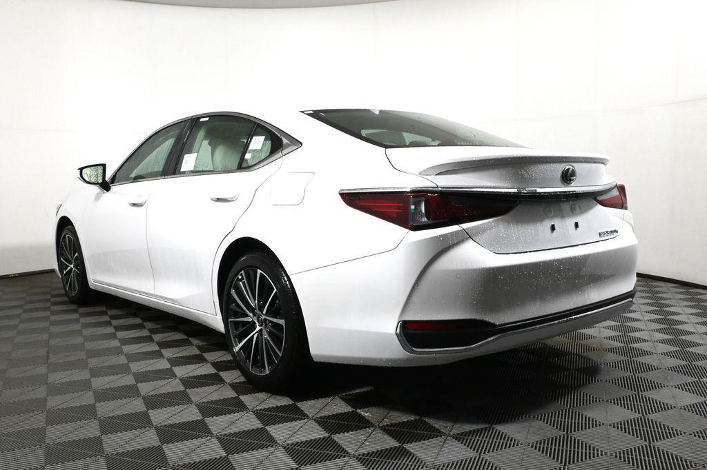 new 2025 Lexus ES 300h car, priced at $51,425