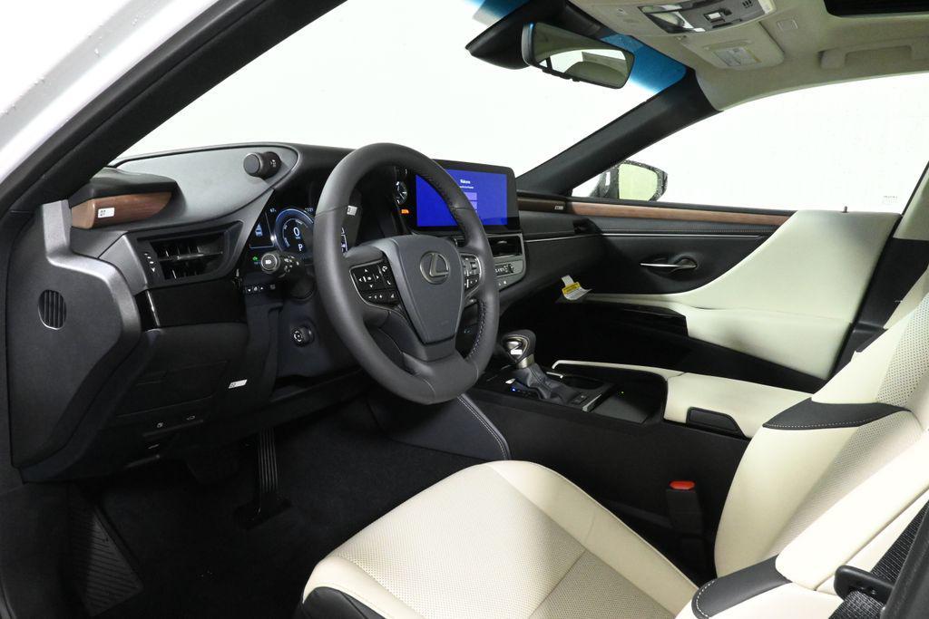 new 2025 Lexus ES 300h car, priced at $51,425