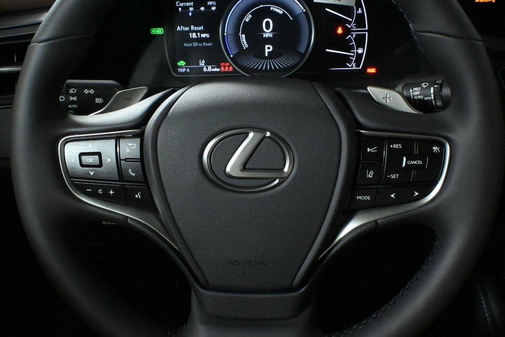 new 2025 Lexus ES 300h car, priced at $51,425