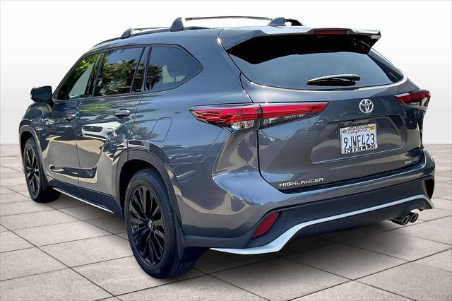 used 2023 Toyota Highlander car, priced at $43,499