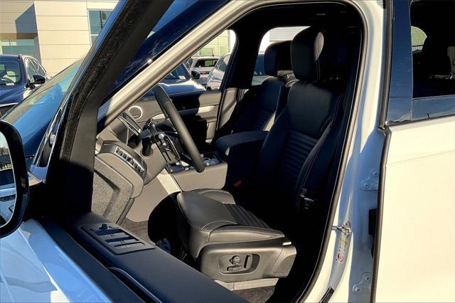 new 2025 Land Rover Discovery car, priced at $75,878