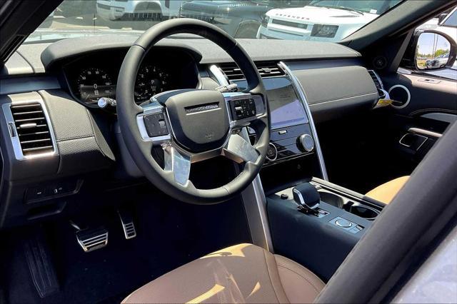 new 2025 Land Rover Discovery car, priced at $71,618