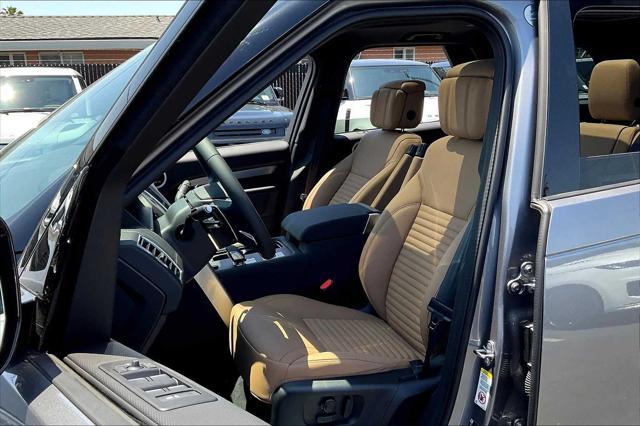 new 2025 Land Rover Discovery car, priced at $71,618