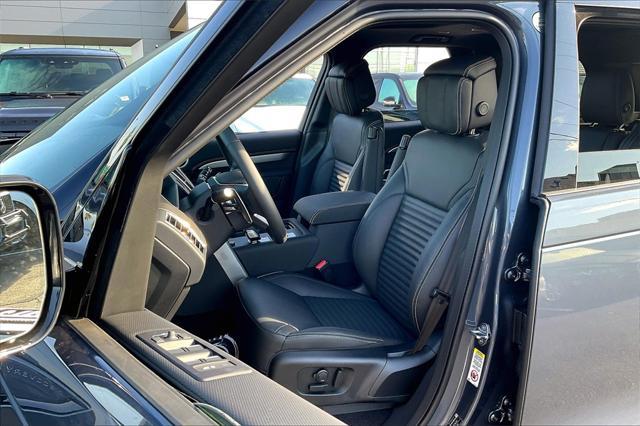 new 2025 Land Rover Discovery car, priced at $82,378