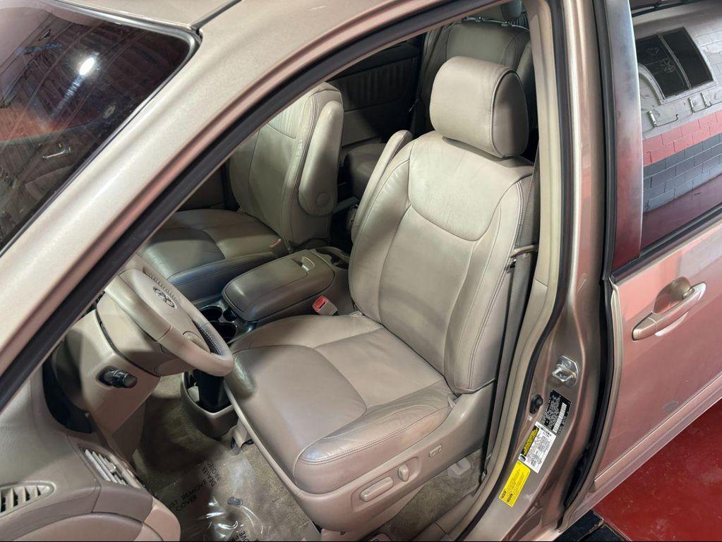 used 2006 Toyota Sienna car, priced at $9,256