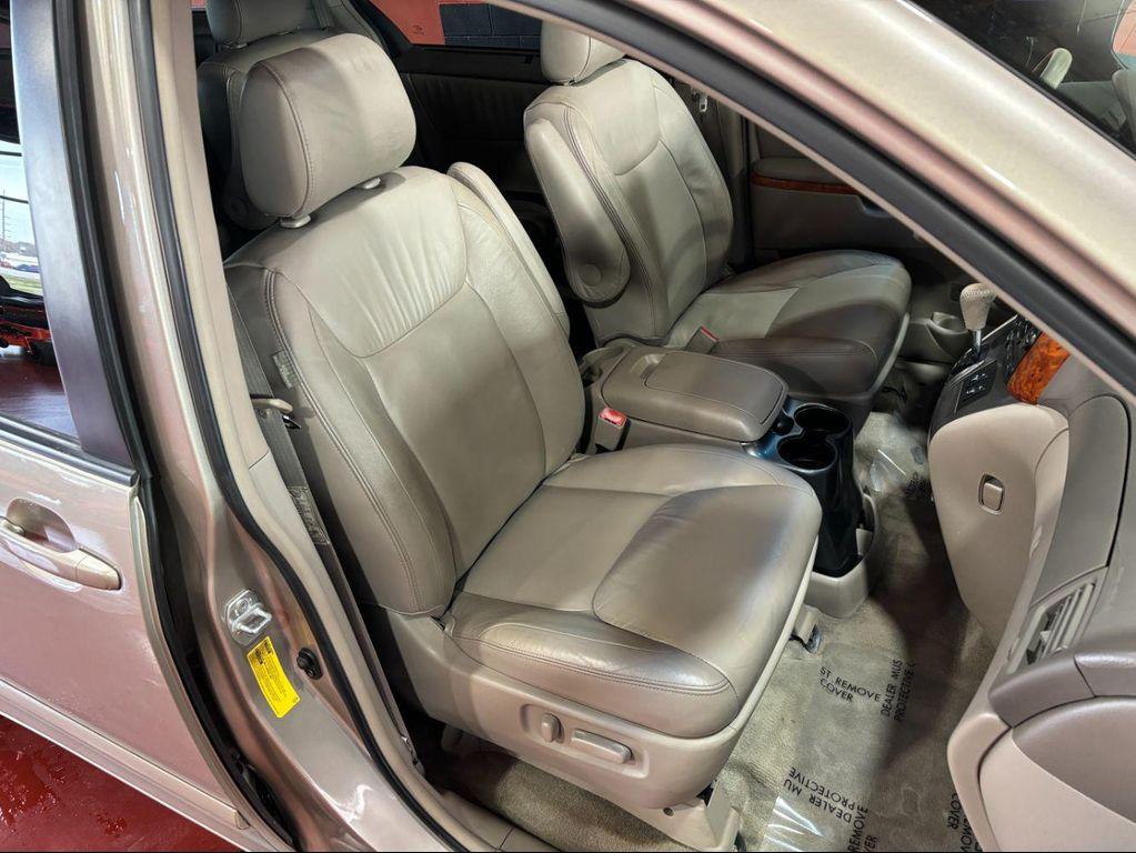 used 2006 Toyota Sienna car, priced at $9,256