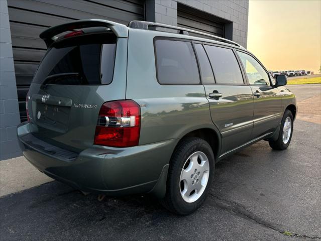 used 2007 Toyota Highlander car, priced at $11,213