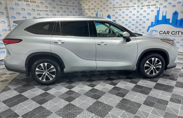 used 2020 Toyota Highlander Hybrid car, priced at $34,990