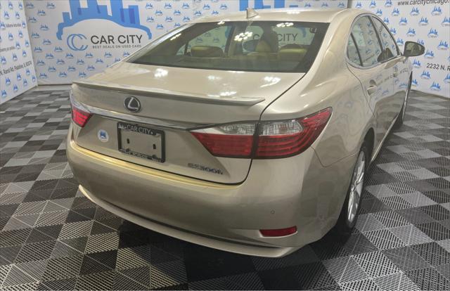 used 2015 Lexus ES 300h car, priced at $16,490