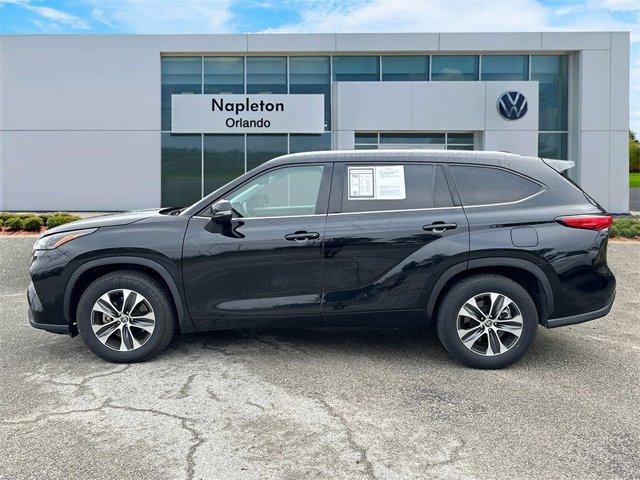 used 2022 Toyota Highlander car, priced at $30,123