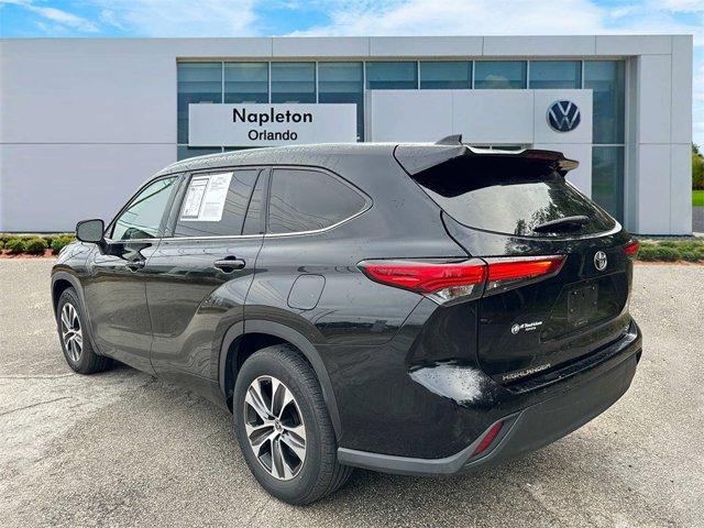 used 2022 Toyota Highlander car, priced at $30,123