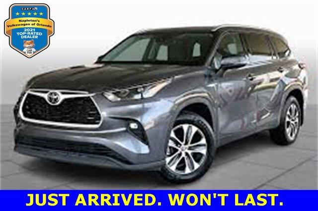 used 2022 Toyota Highlander car, priced at $31,289