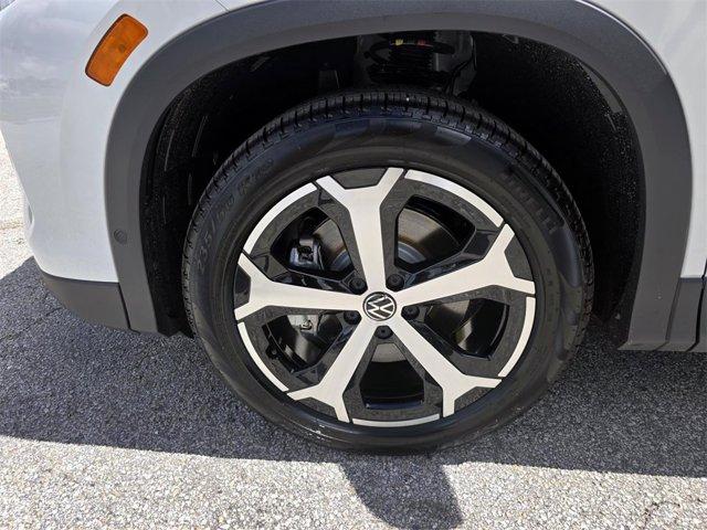 new 2025 Volkswagen Tiguan car, priced at $33,698