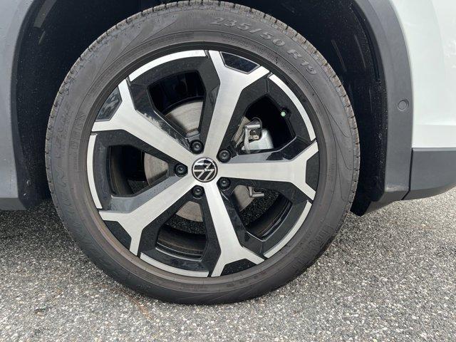 new 2025 Volkswagen Tiguan car, priced at $33,357