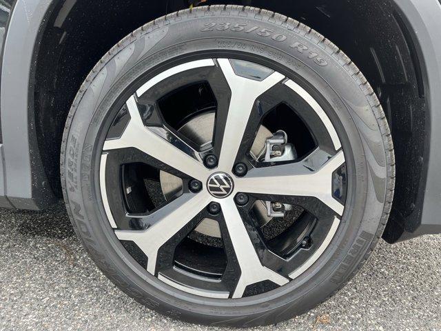 new 2025 Volkswagen Tiguan car, priced at $32,497