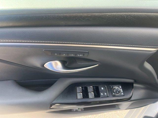 used 2022 Lexus ES 300h car, priced at $34,632