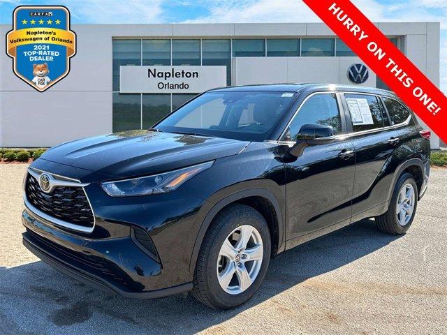 used 2023 Toyota Highlander car, priced at $32,400