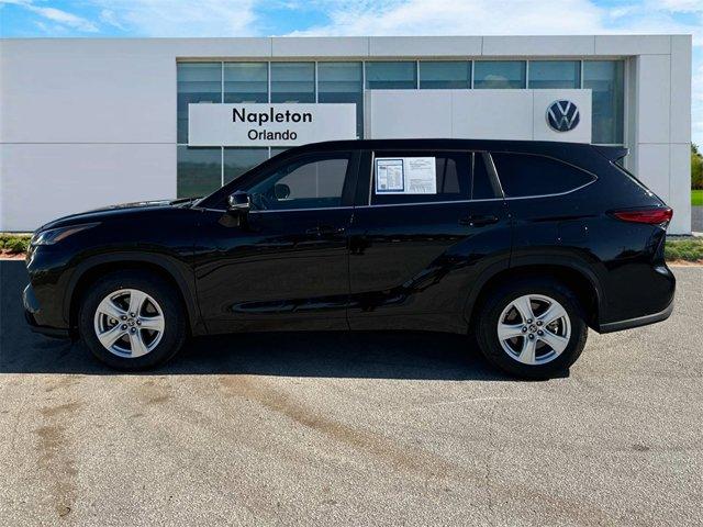 used 2023 Toyota Highlander car, priced at $32,400