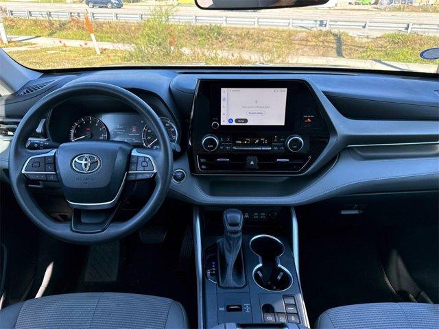 used 2023 Toyota Highlander car, priced at $32,400