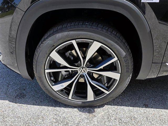 new 2025 Volkswagen Atlas car, priced at $50,048