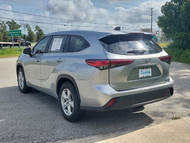 used 2023 Toyota Highlander car, priced at $31,300