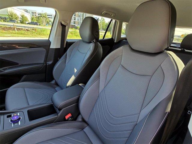 new 2025 Volkswagen Tiguan car, priced at $32,603