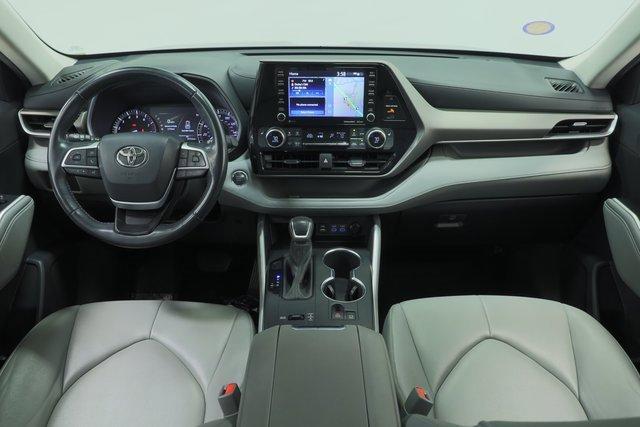 used 2022 Toyota Highlander car, priced at $30,250