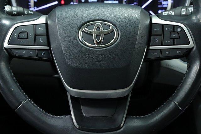 used 2022 Toyota Highlander car, priced at $30,250