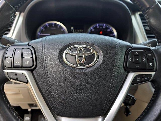 used 2019 Toyota Highlander car, priced at $25,500