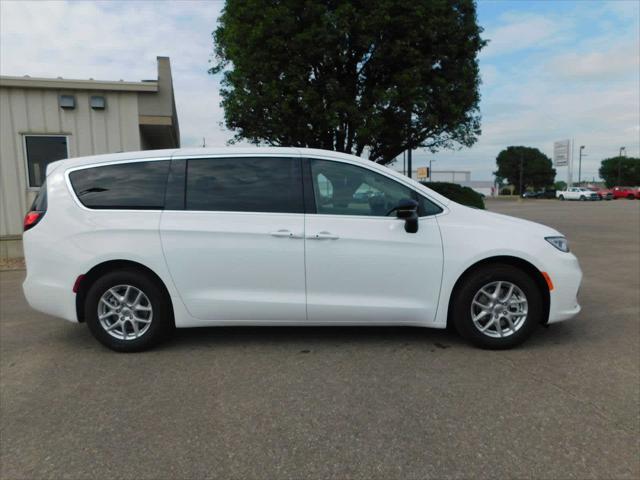 new 2024 Chrysler Pacifica car, priced at $39,500