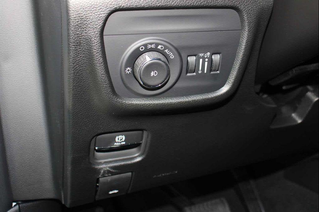 new 2025 Jeep Grand Cherokee car, priced at $50,620