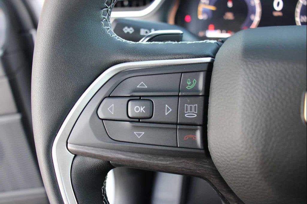 new 2025 Jeep Grand Cherokee car, priced at $50,620
