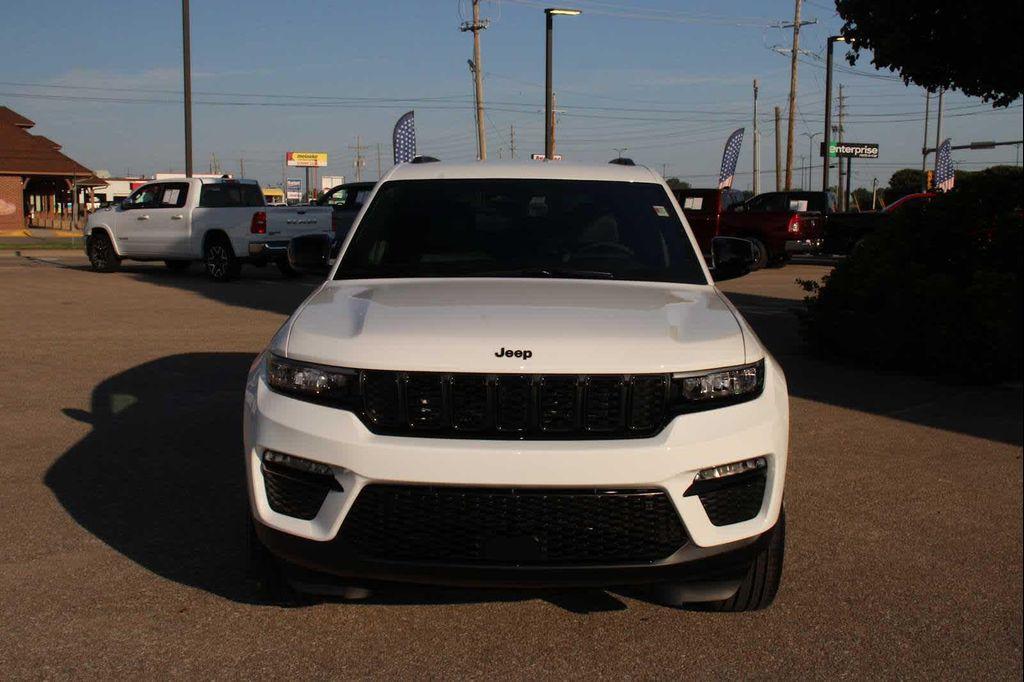 new 2025 Jeep Grand Cherokee car, priced at $50,620