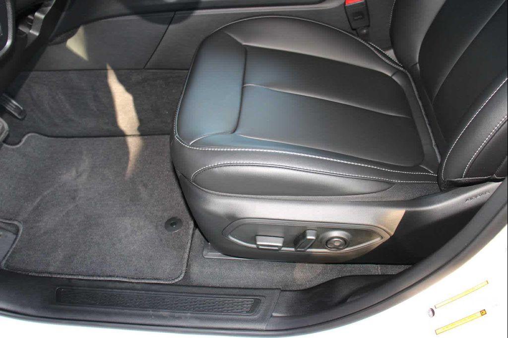new 2025 Jeep Grand Cherokee car, priced at $50,620