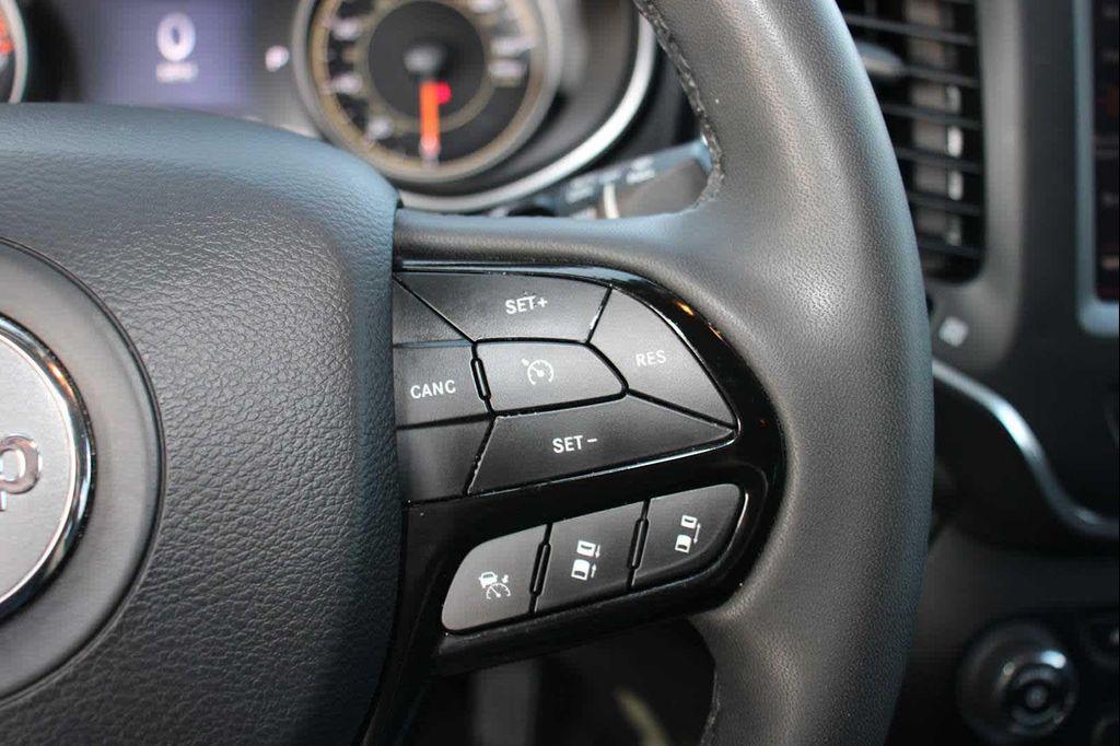 used 2023 Jeep Cherokee car, priced at $25,875