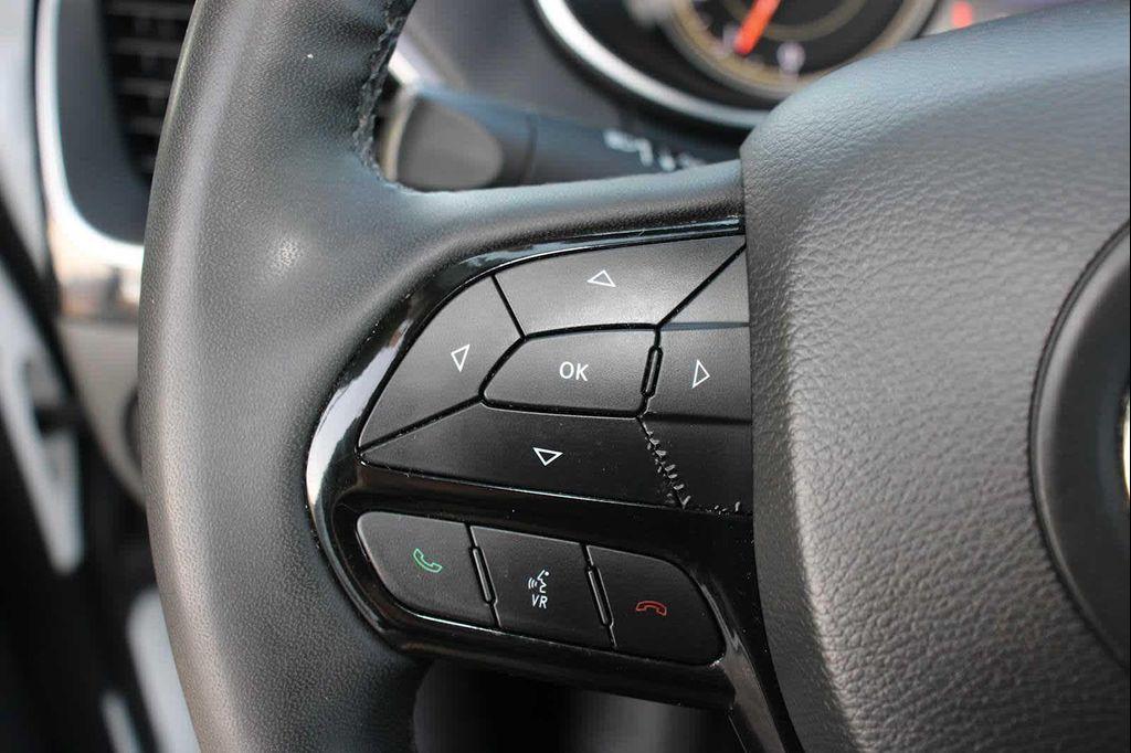 used 2023 Jeep Cherokee car, priced at $25,875