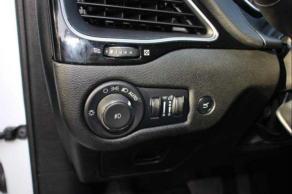 used 2023 Jeep Cherokee car, priced at $25,875