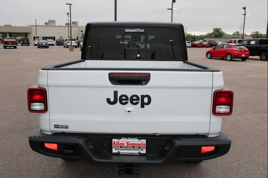 new 2025 Jeep Gladiator car, priced at $48,050