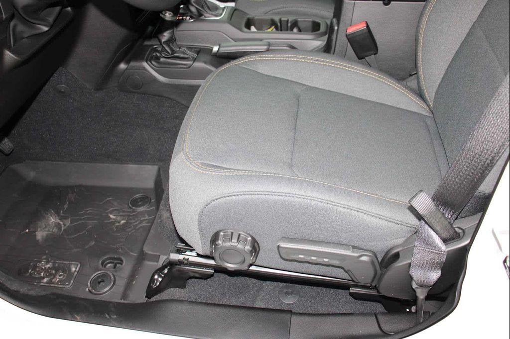 new 2025 Jeep Gladiator car, priced at $48,050