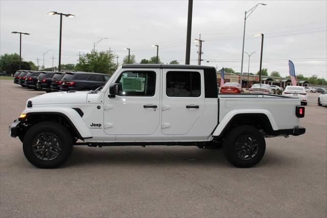 new 2025 Jeep Gladiator car, priced at $46,173