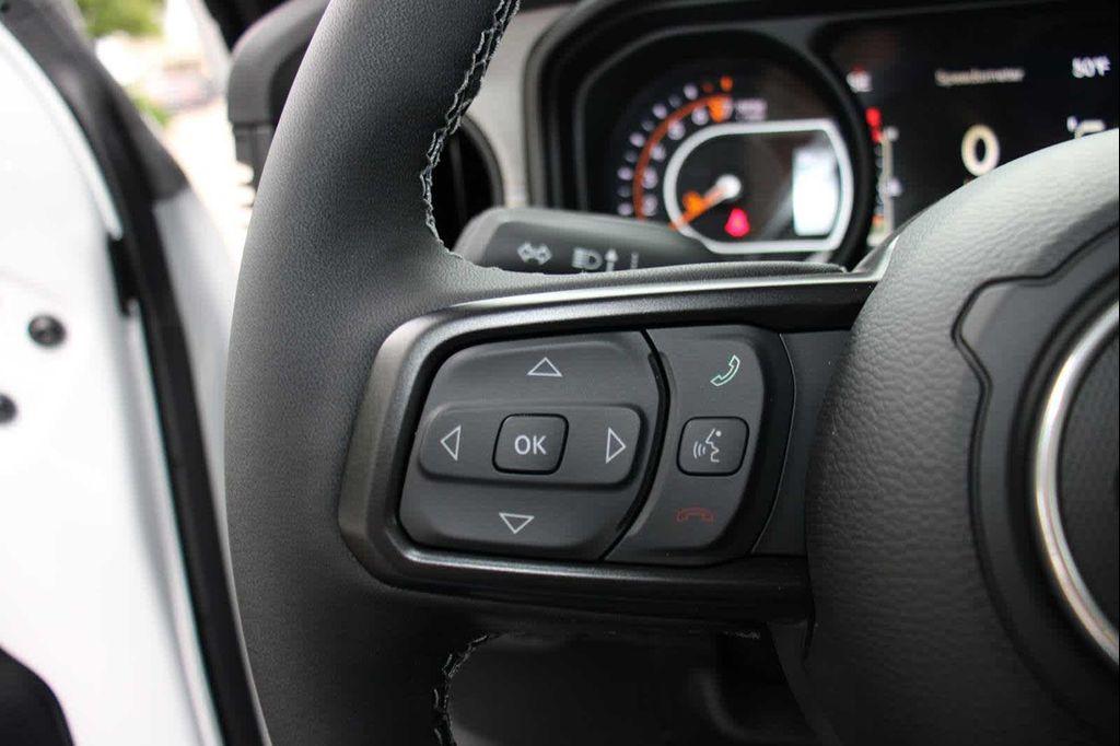 new 2025 Jeep Gladiator car, priced at $48,050