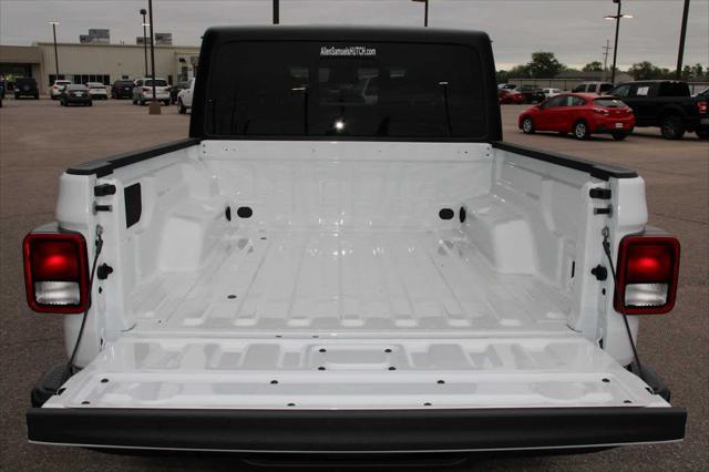 new 2025 Jeep Gladiator car, priced at $46,173
