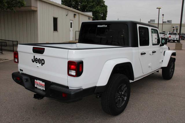 new 2025 Jeep Gladiator car, priced at $46,173