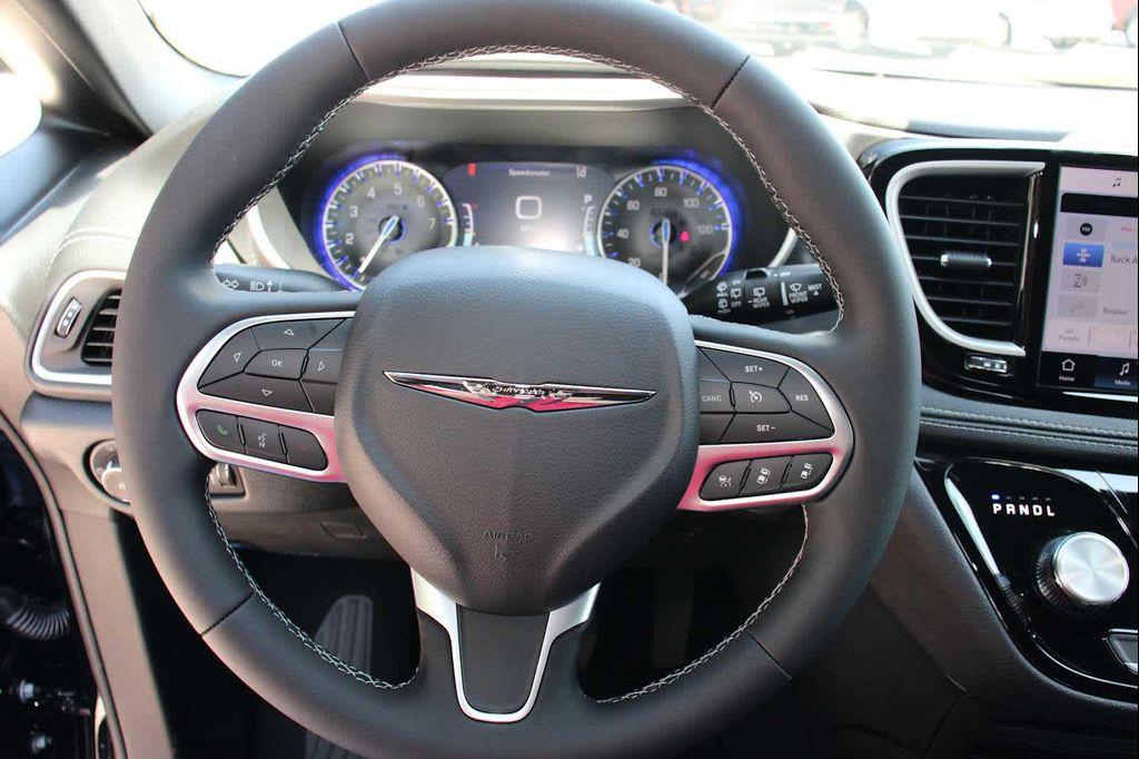new 2025 Chrysler Pacifica car, priced at $48,720