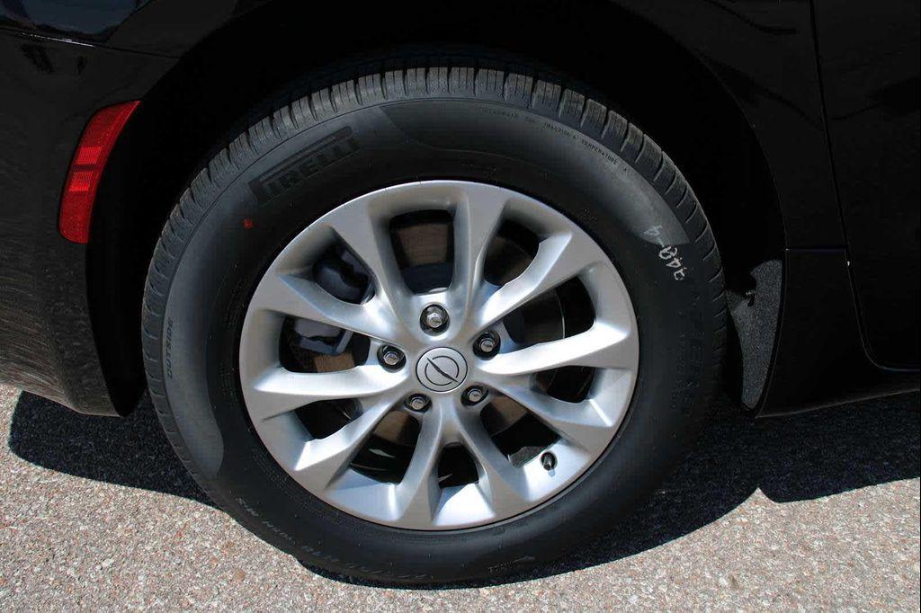 new 2025 Chrysler Pacifica car, priced at $48,720