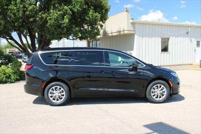 new 2025 Chrysler Pacifica car, priced at $44,753