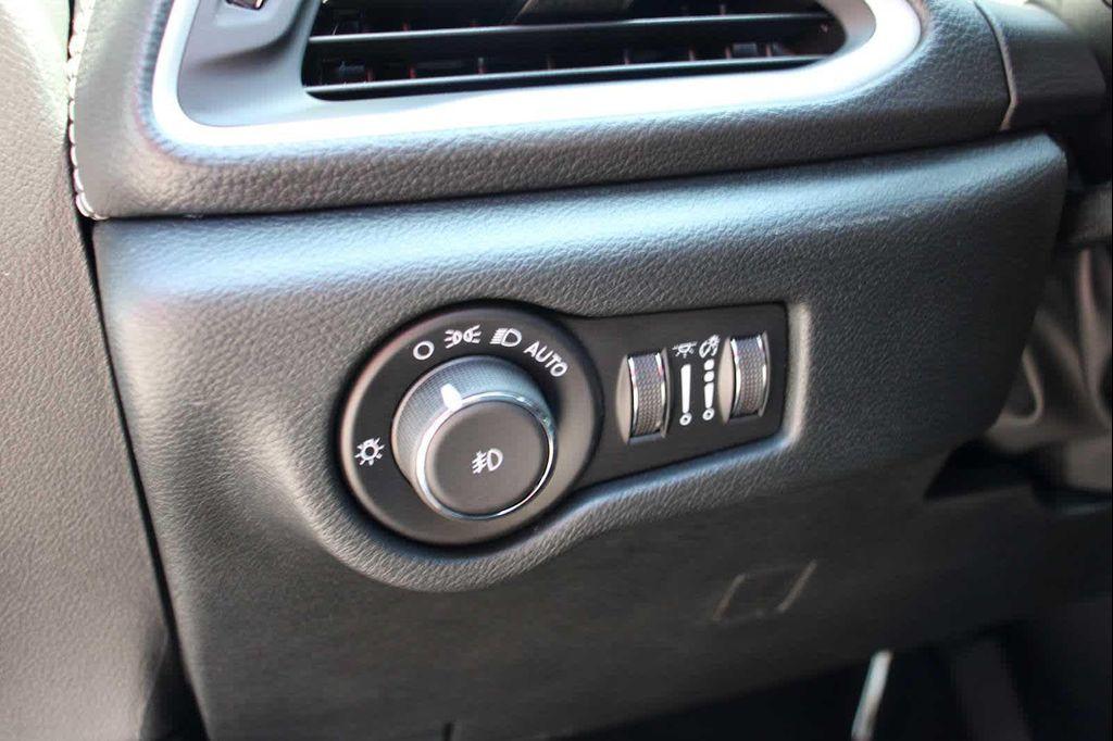 new 2025 Chrysler Pacifica car, priced at $48,720