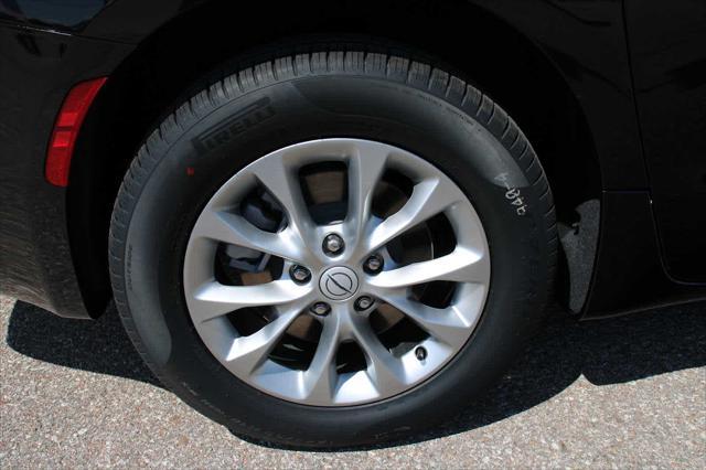 new 2025 Chrysler Pacifica car, priced at $44,753