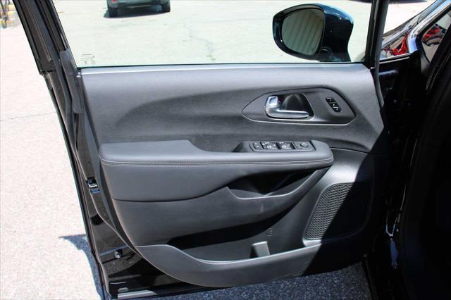 new 2025 Chrysler Pacifica car, priced at $44,753